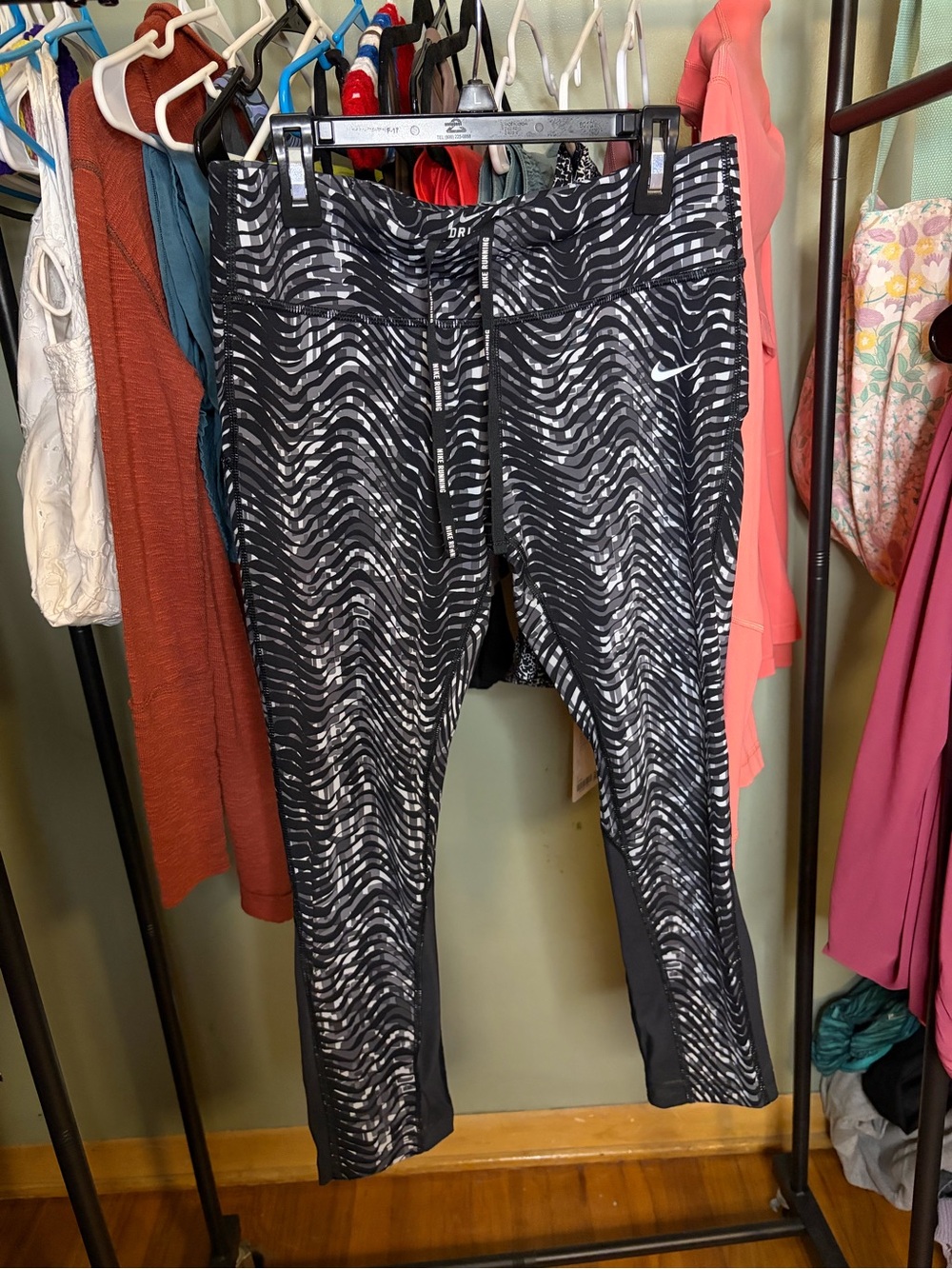 Nike Black & White Wavy print Leggings
